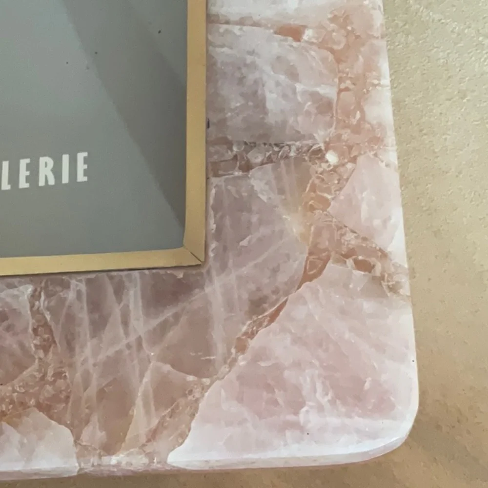 ROSE QUARTZ 4”x6” photo picture frame NEW IN BOX RARE AND STUNNING, gorgeous